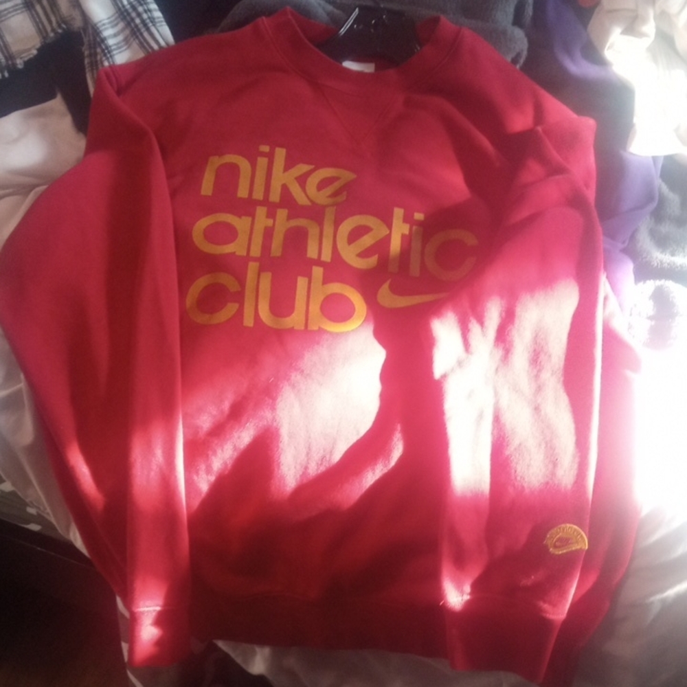 Nike Men's Red and Gold Crewneck Sweater